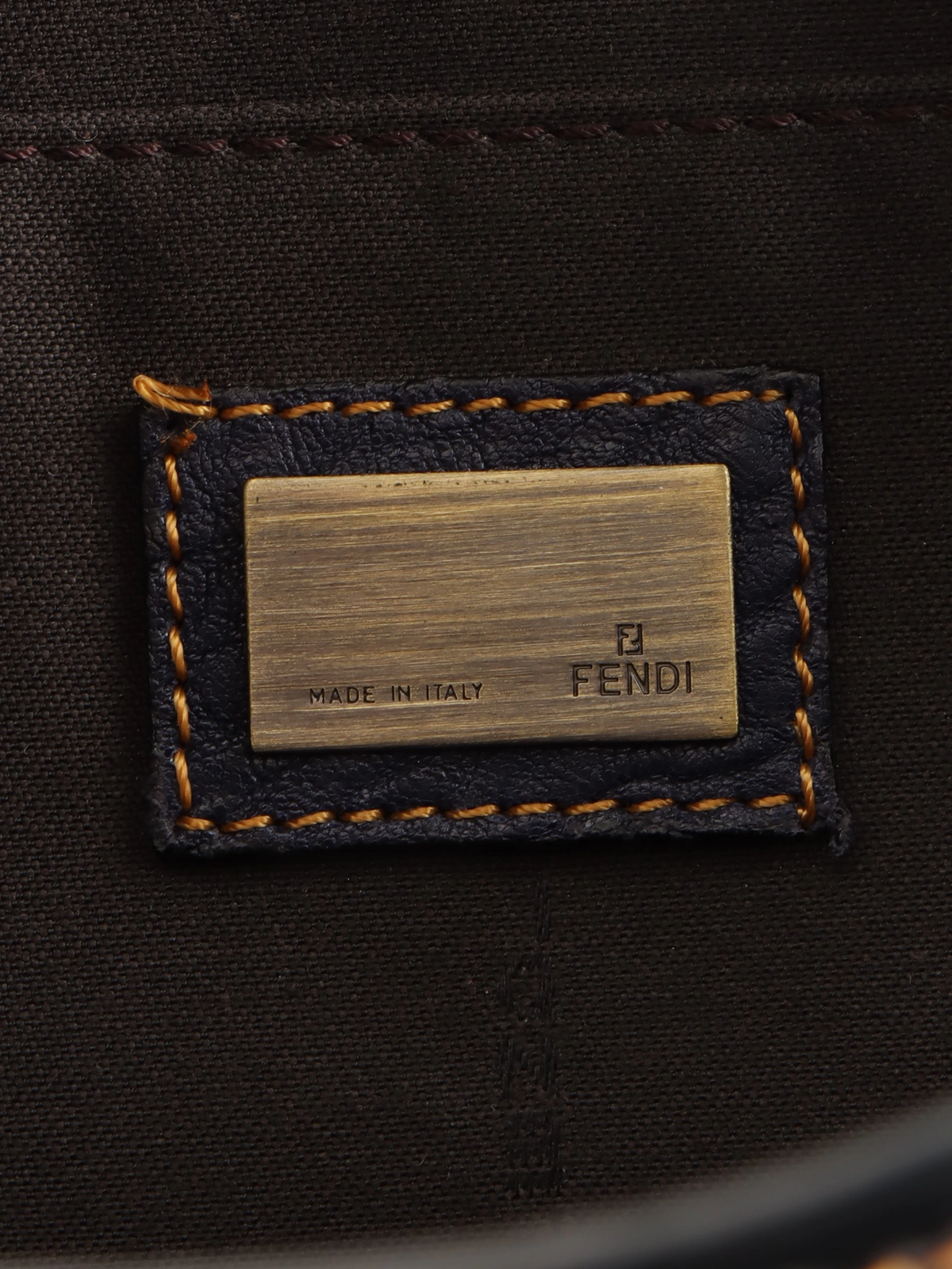 FENDI FFロゴバックルチェーンショルダーバッグ ネイビー