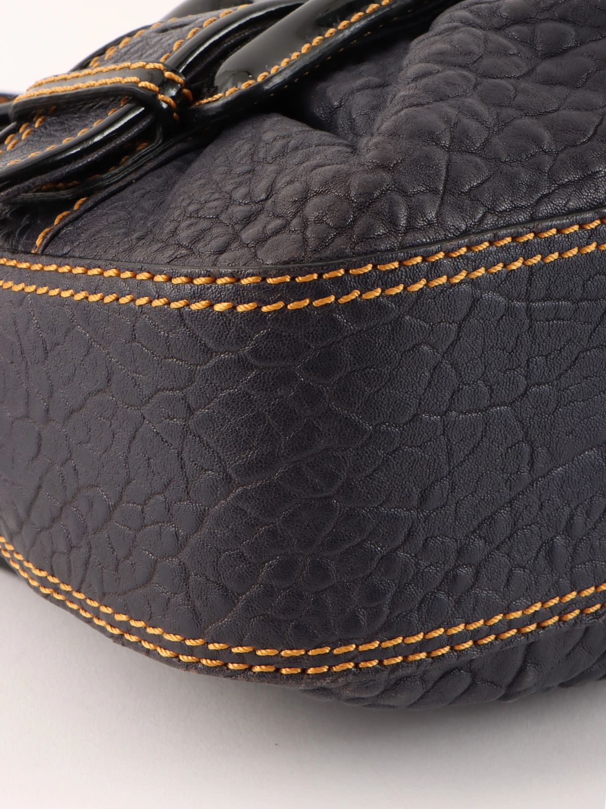 ☆韓国の人気【FENDI】☆FF ロゴ チェーン ショルダーバッ.グ☆ FENDI フェンディ レディース チェーン ショルダーバッグ (FENDI