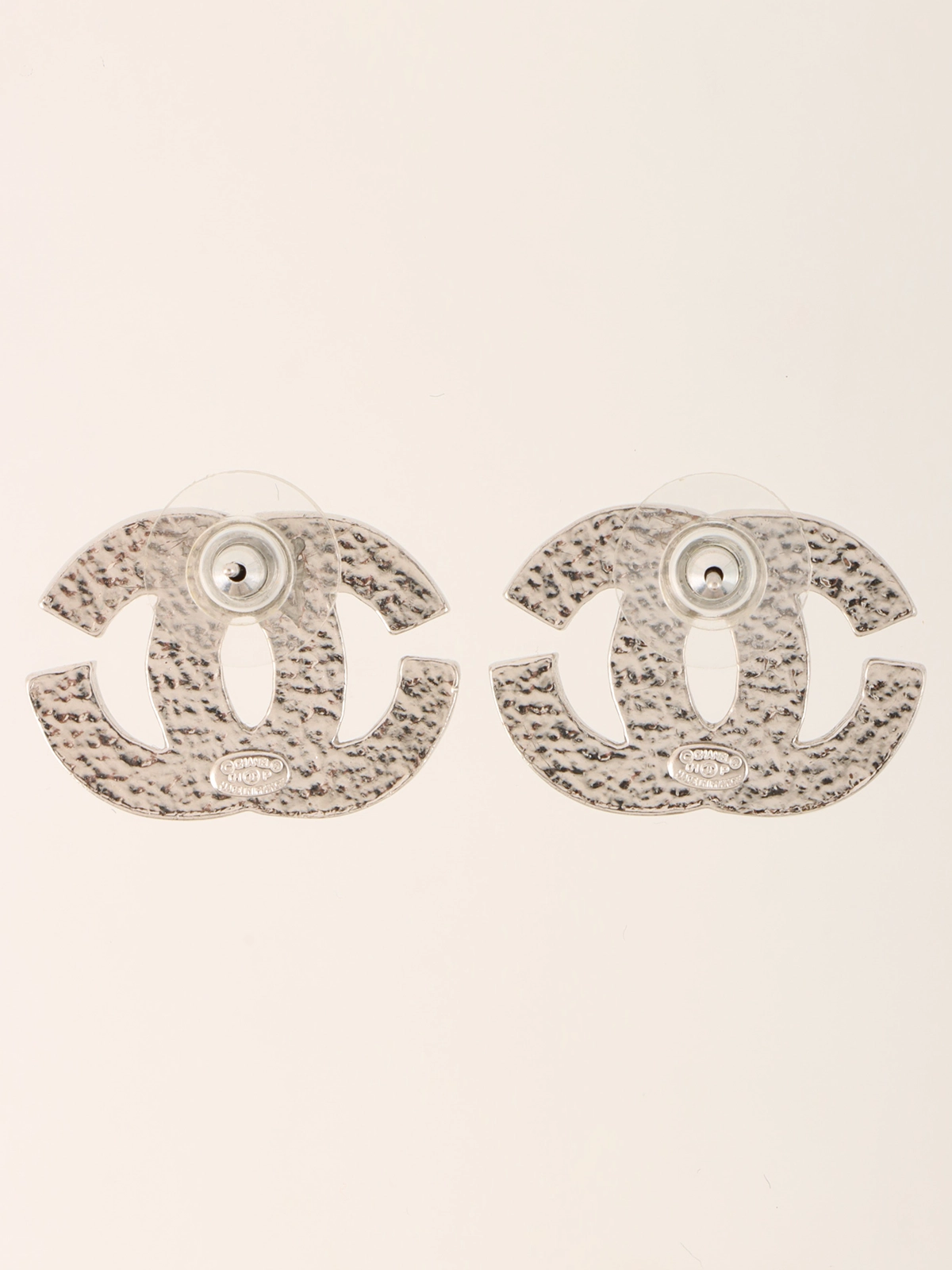 CHANELシルバー CCマーク ピアス CHANEL 2001年製 ビジューCCマークピアス シルバー｜VINTAGE QOO
