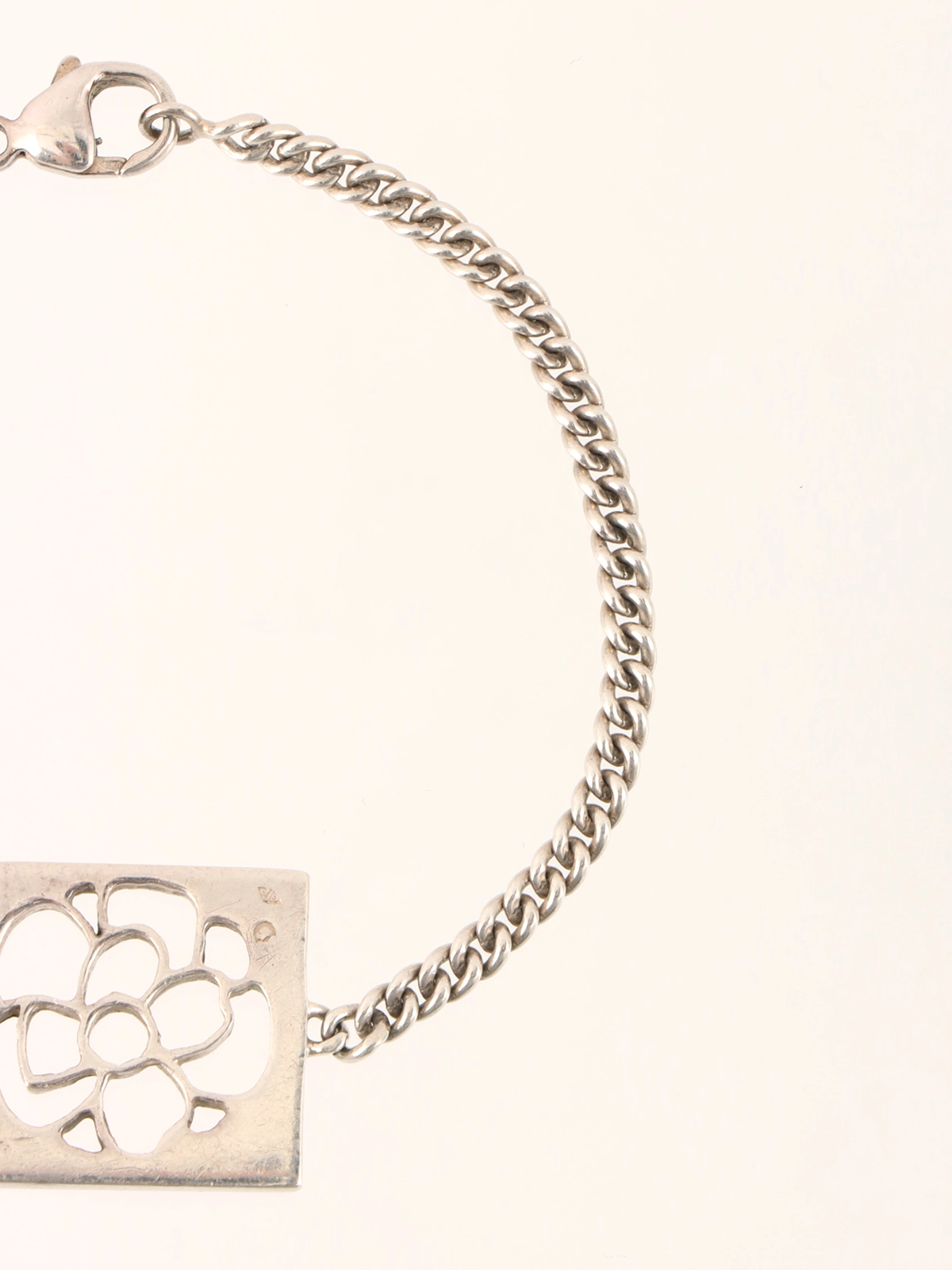 CHANEL】ブレスレット CHANEL スクエアカメリアカットアウトブレスレット シルバー