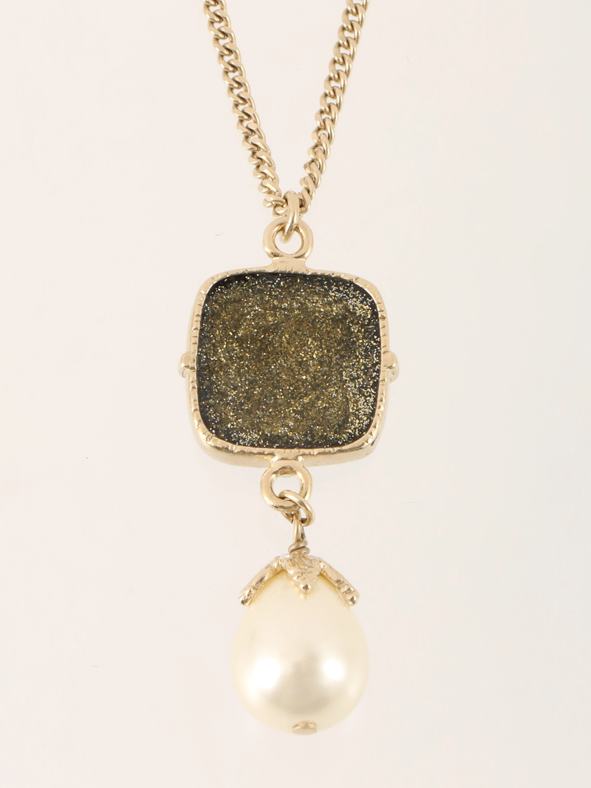 ☆モノクロのアクセント☆ CHANEL パールネックレス 金 楽天市場】≪Brand New≫ CHANEL CC Mark Pearl Choker Gold