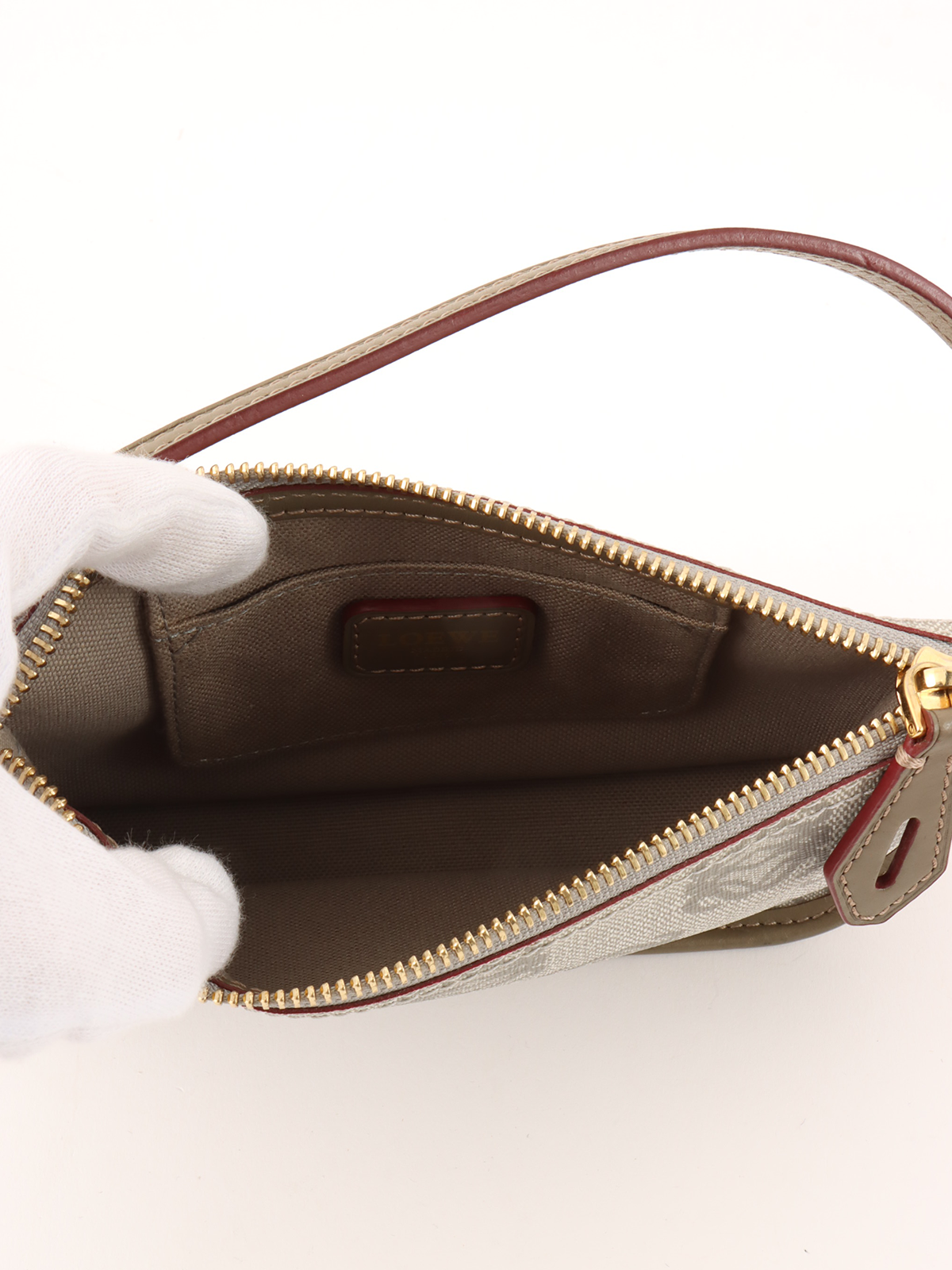 【VINTAGE】LOEWE アナグラムパターンエンボスショルダーバッグ LOEWE ロエベ アナグラム エンボスレザー コンビレザー