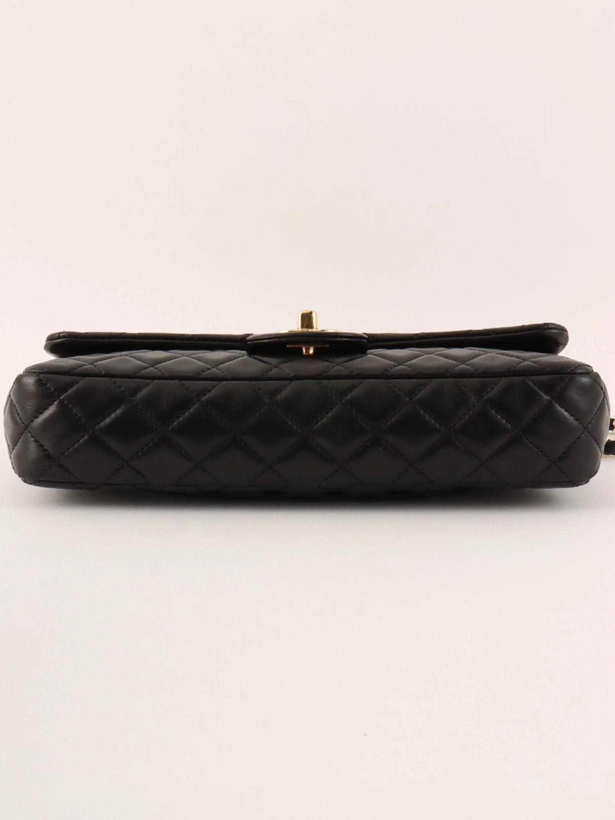 CHANEL ハート型ロックチャーム CHANEL 2009年頃製 ハートチャームCCターンロックチェーンバッグ