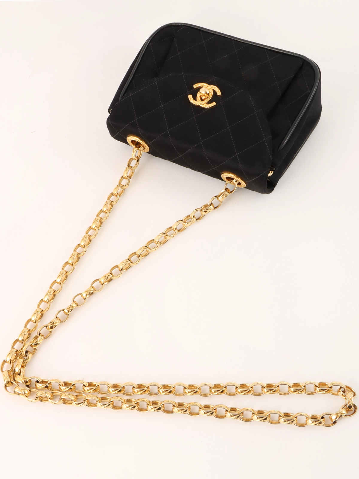 【伝説の95年✨】CHANEL コート 裾チェーン ゴールド シルク混 CHANEL 1992年頃製 シルクサテンCCターンロックビジューチェーン