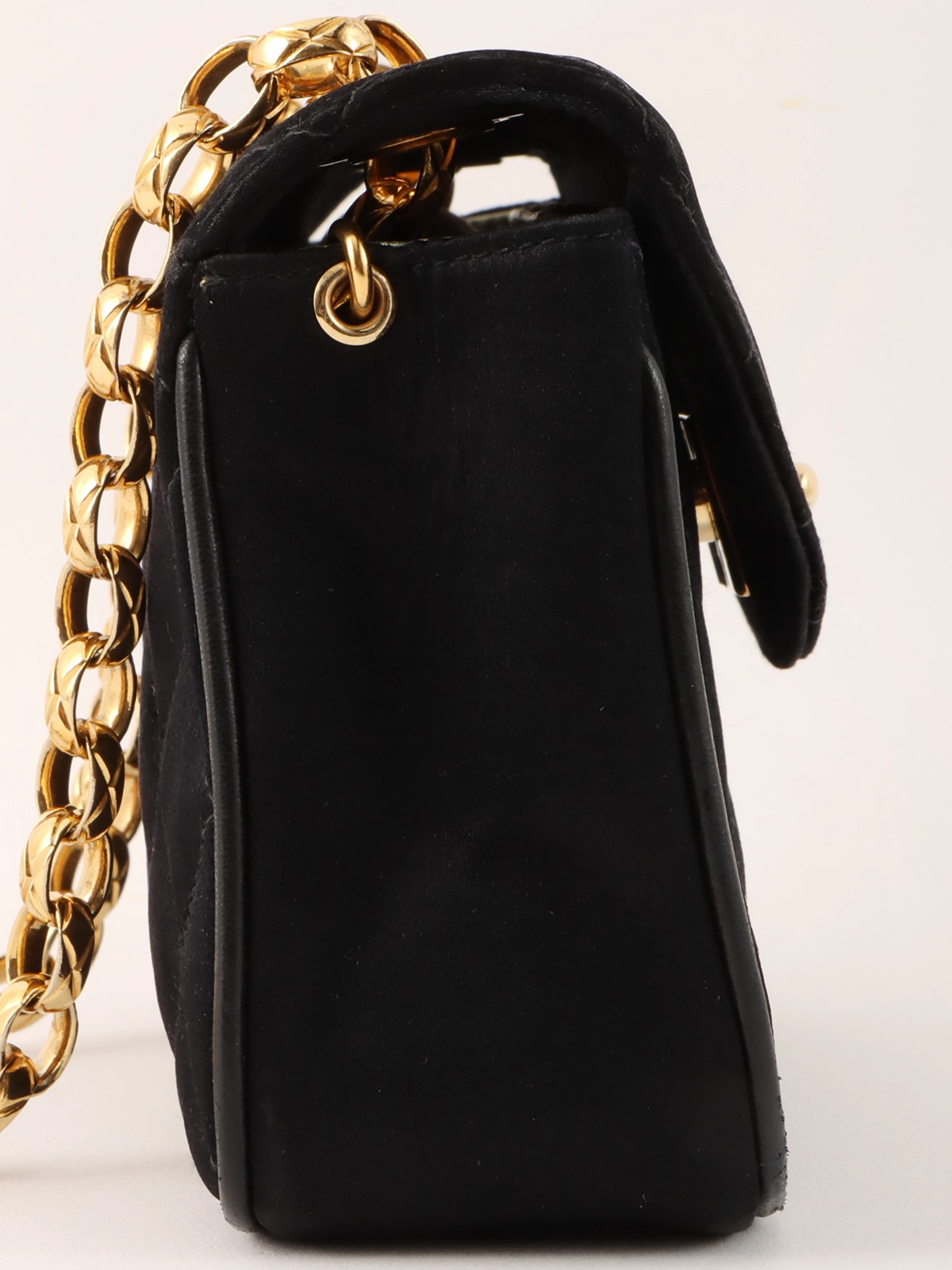 CHANEL 1992年頃製 シルクサテンCCターンロックビジューチェーン