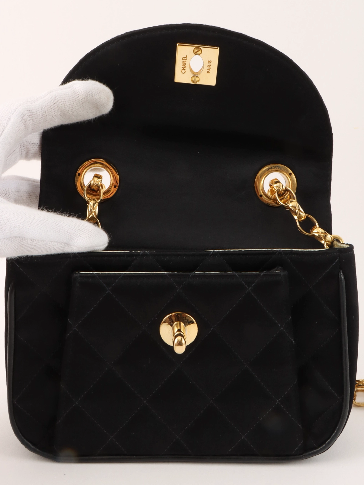 CHANELシールクリア1ロール♡1000枚 CHANEL 1992年頃製 シルクサテンCCターンロックビジューチェーン