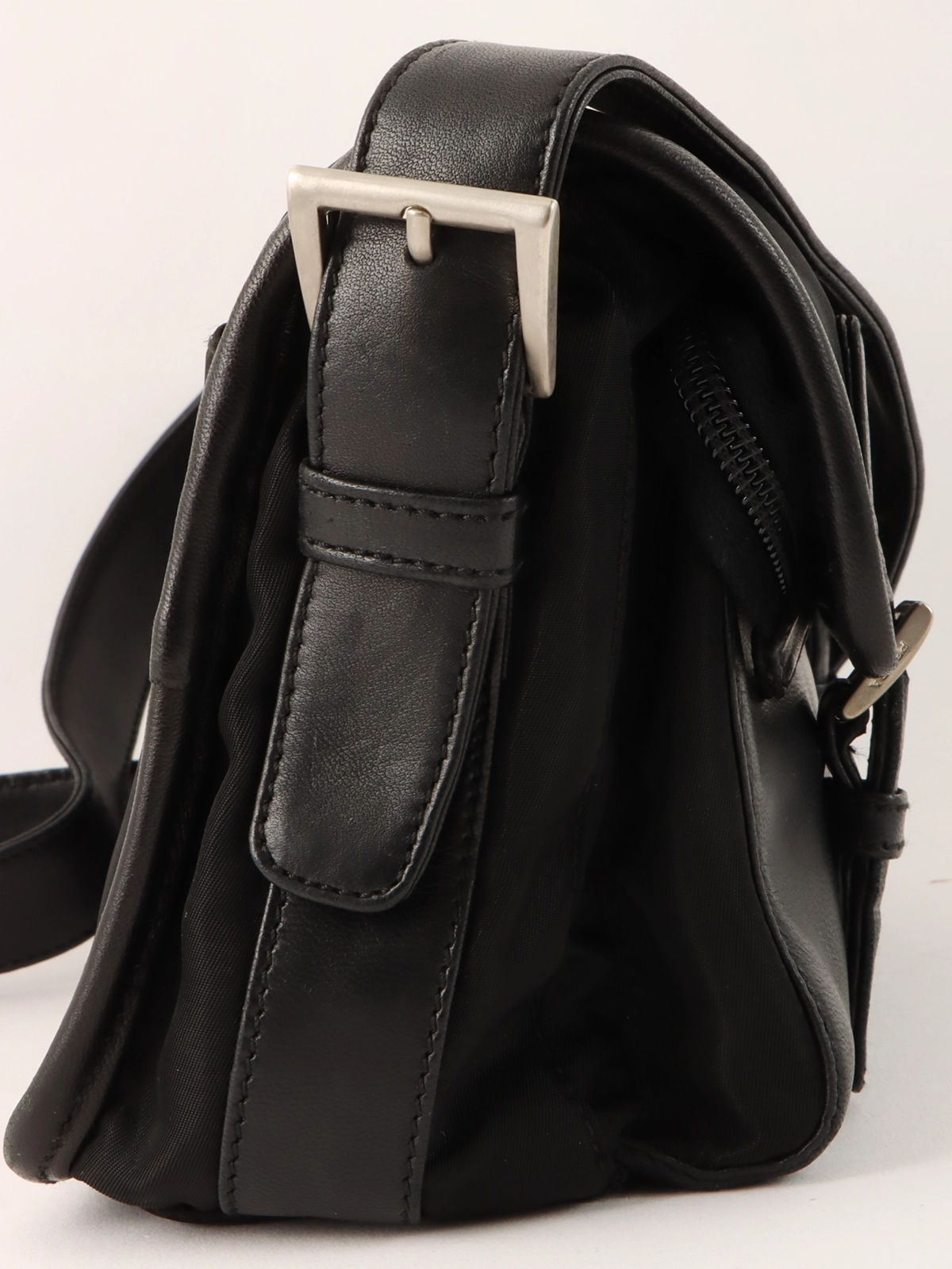 PRADA ナイロンレザーコンビロゴプレートショルダーバッグ