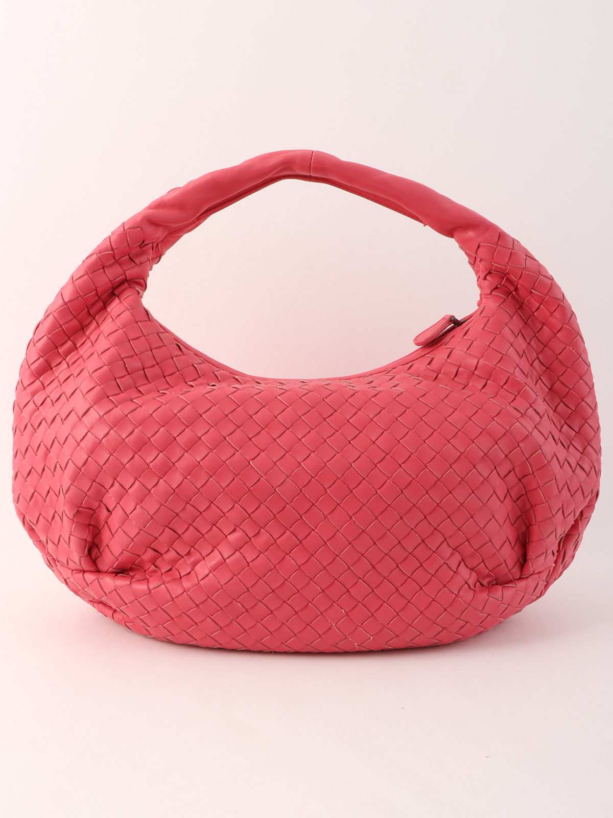 BOTTEGA VENETA イントレチャートホーボーバッグ ピンク