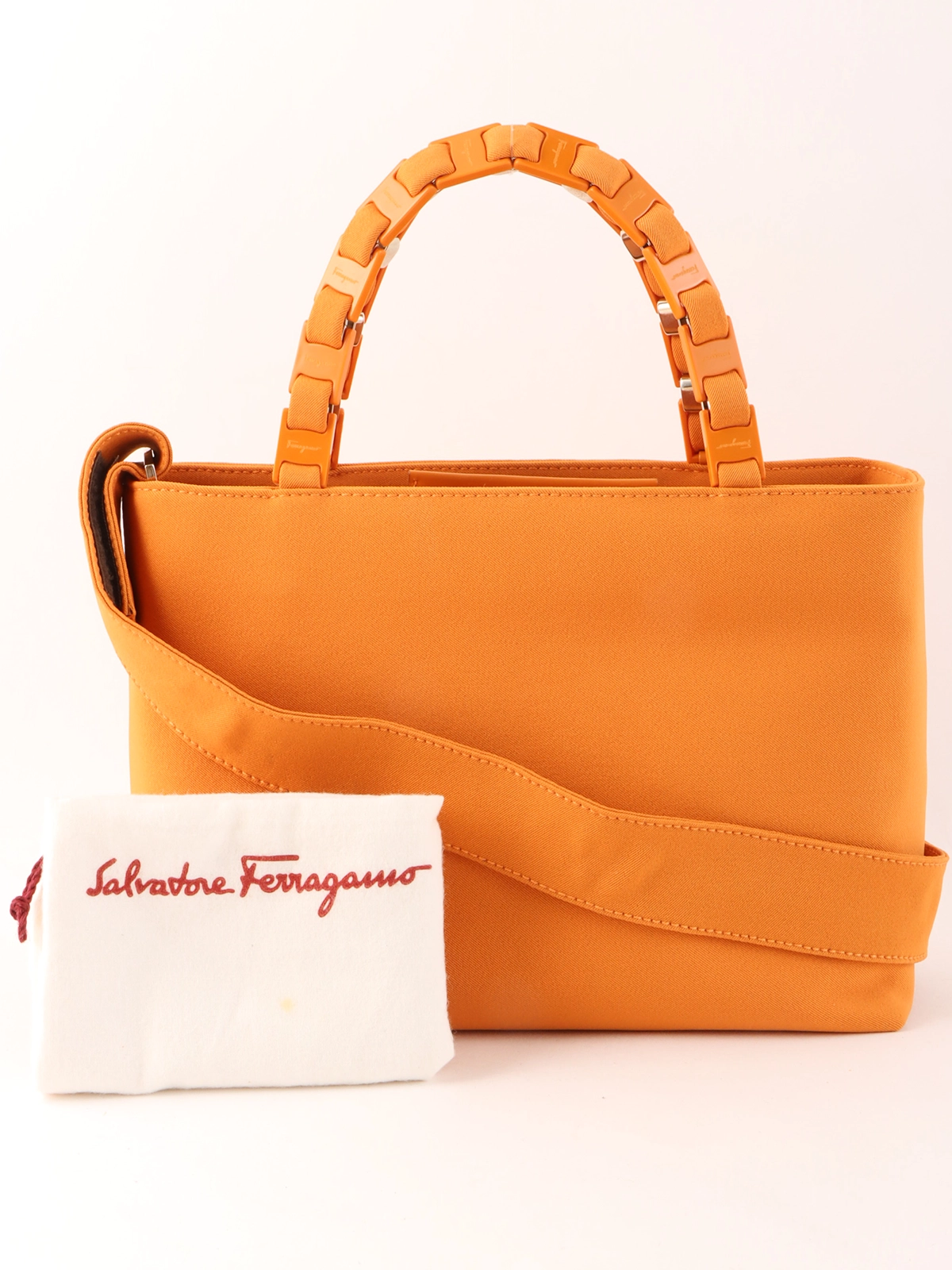 Salvatore Ferragamo シルクマフラー オレンジ（Salvatore